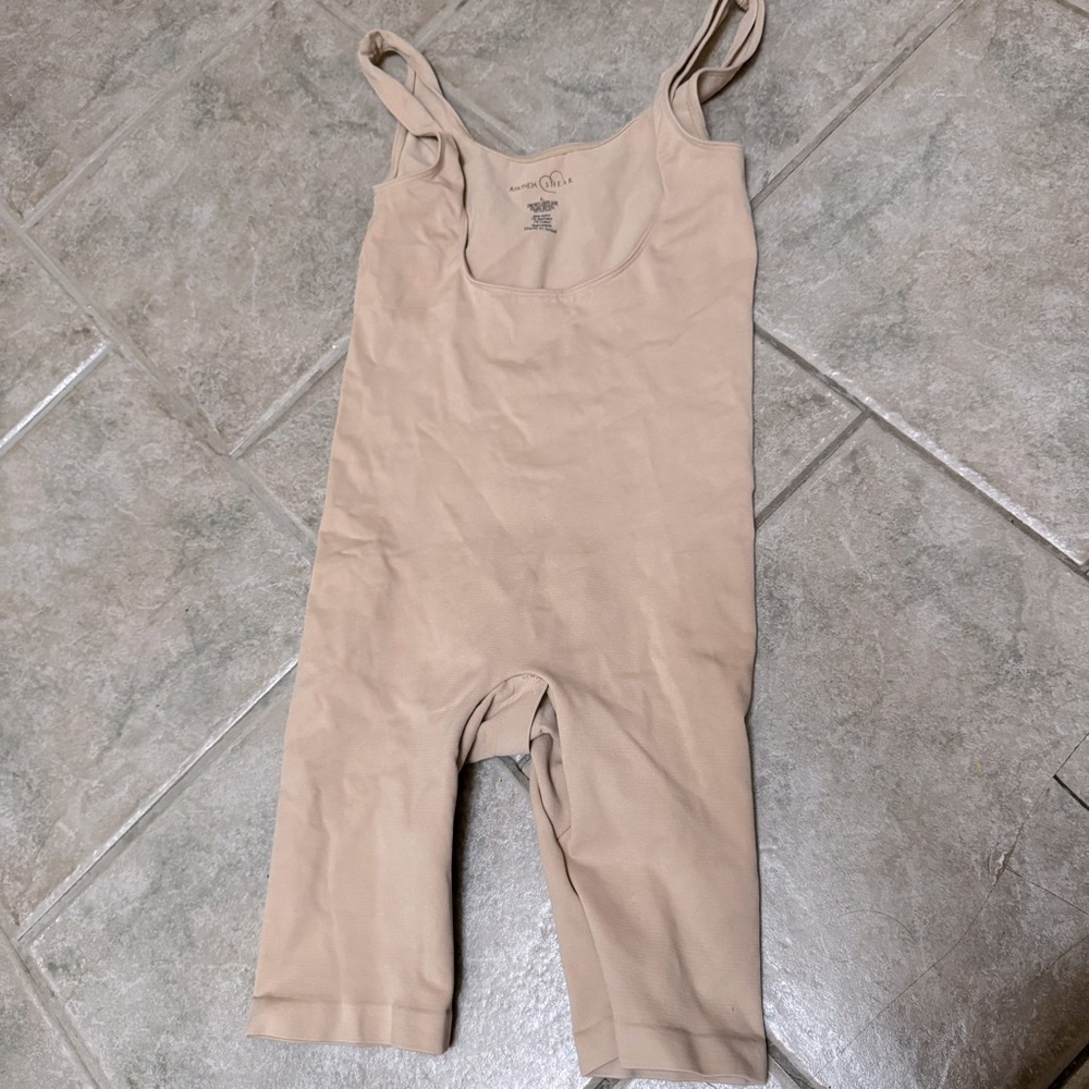 Rhonda Shear cream full body‎ shapewear size L